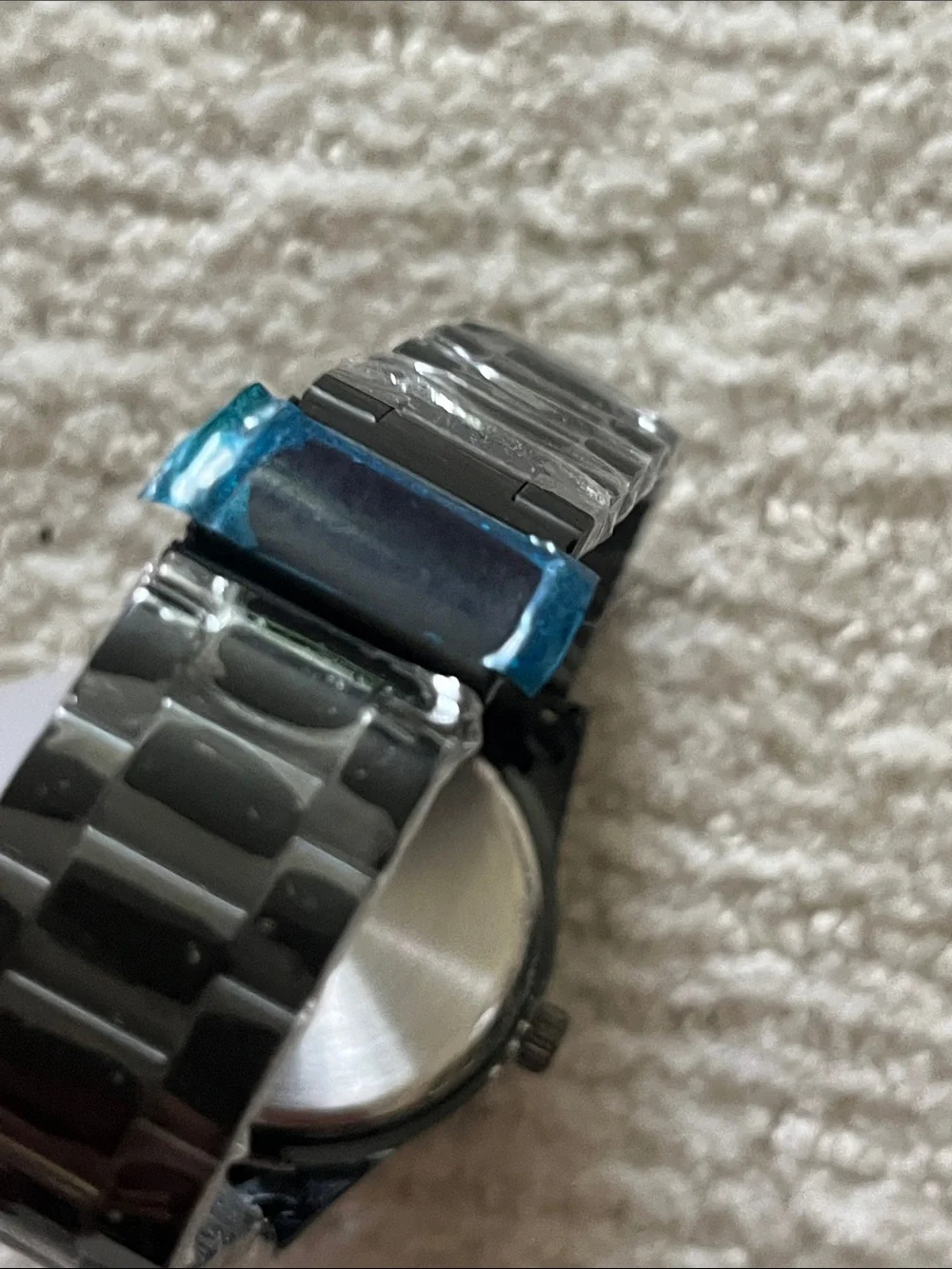 Classic Black Quartz Watch with Minimal Dial